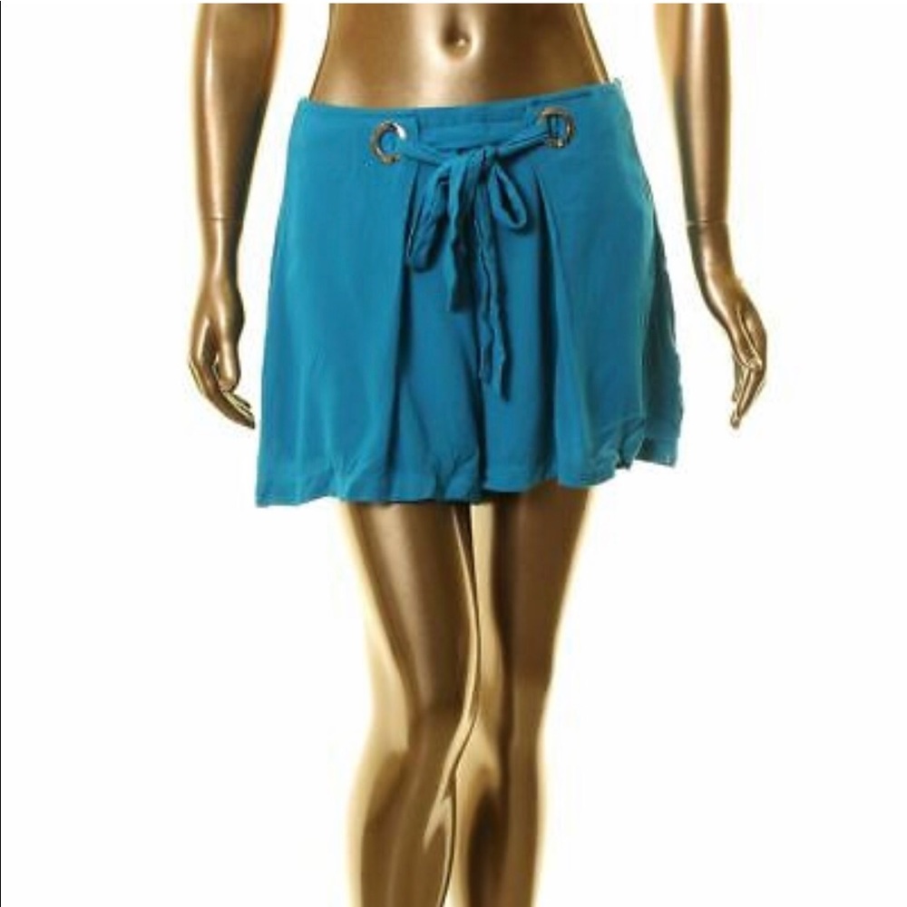 Guess Chica Grommet-Embellished shorts